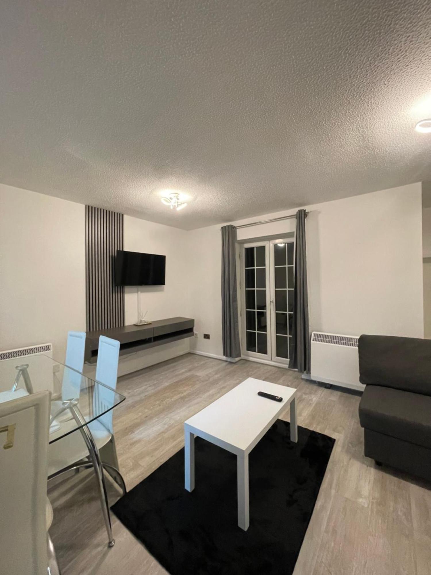 Cardiff Bay Apartment With Parking Exteriör bild